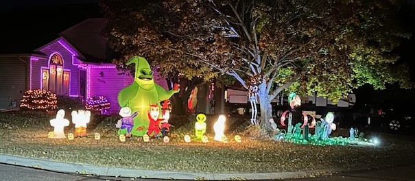 Vote for People’s Choice In Halloween Home Decorating Contest