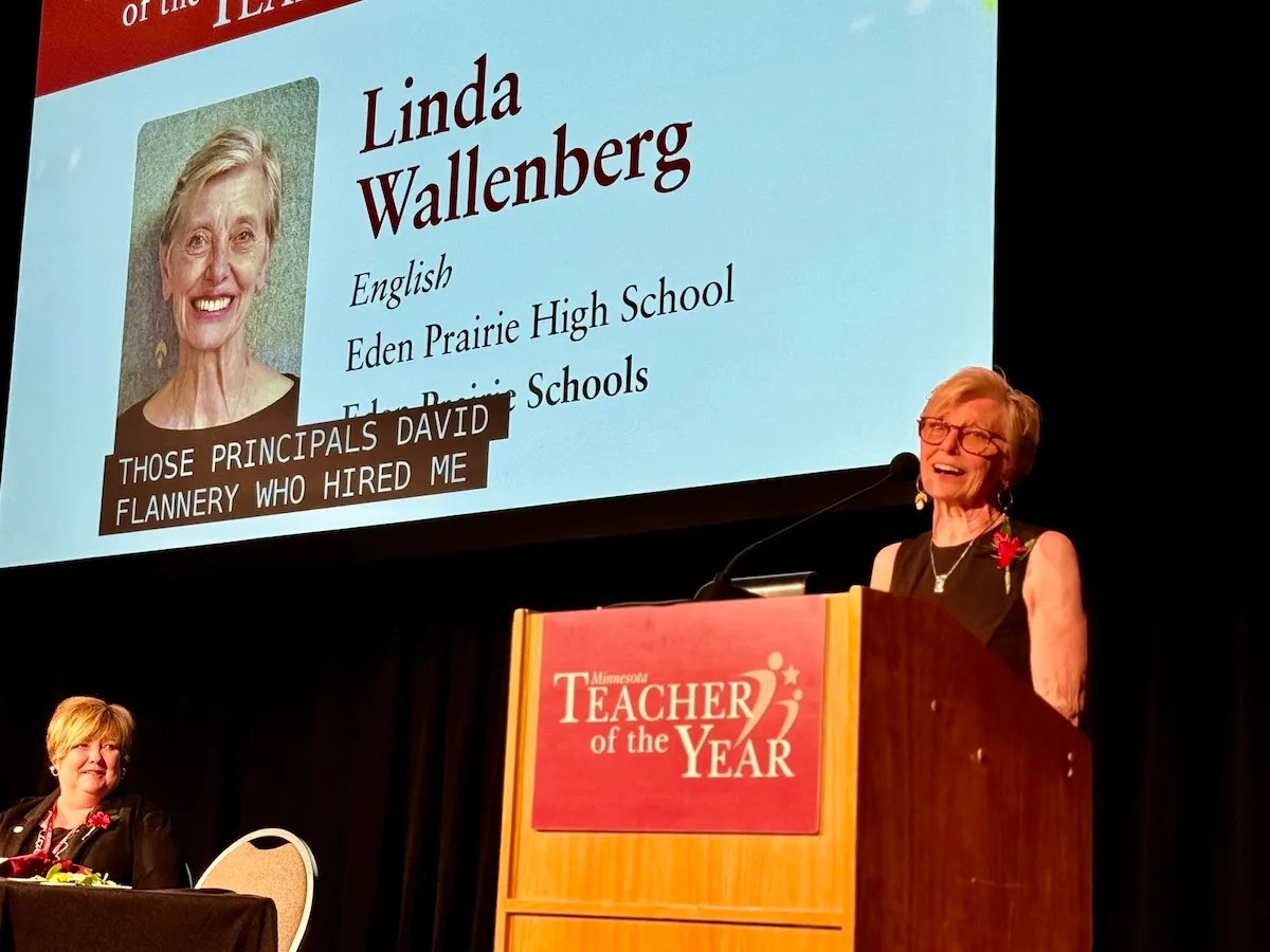 Minnesota Teacher of the Year Linda Wallenberg speaks at Education Minnesota's banquet. Photo: Education Minnesota
