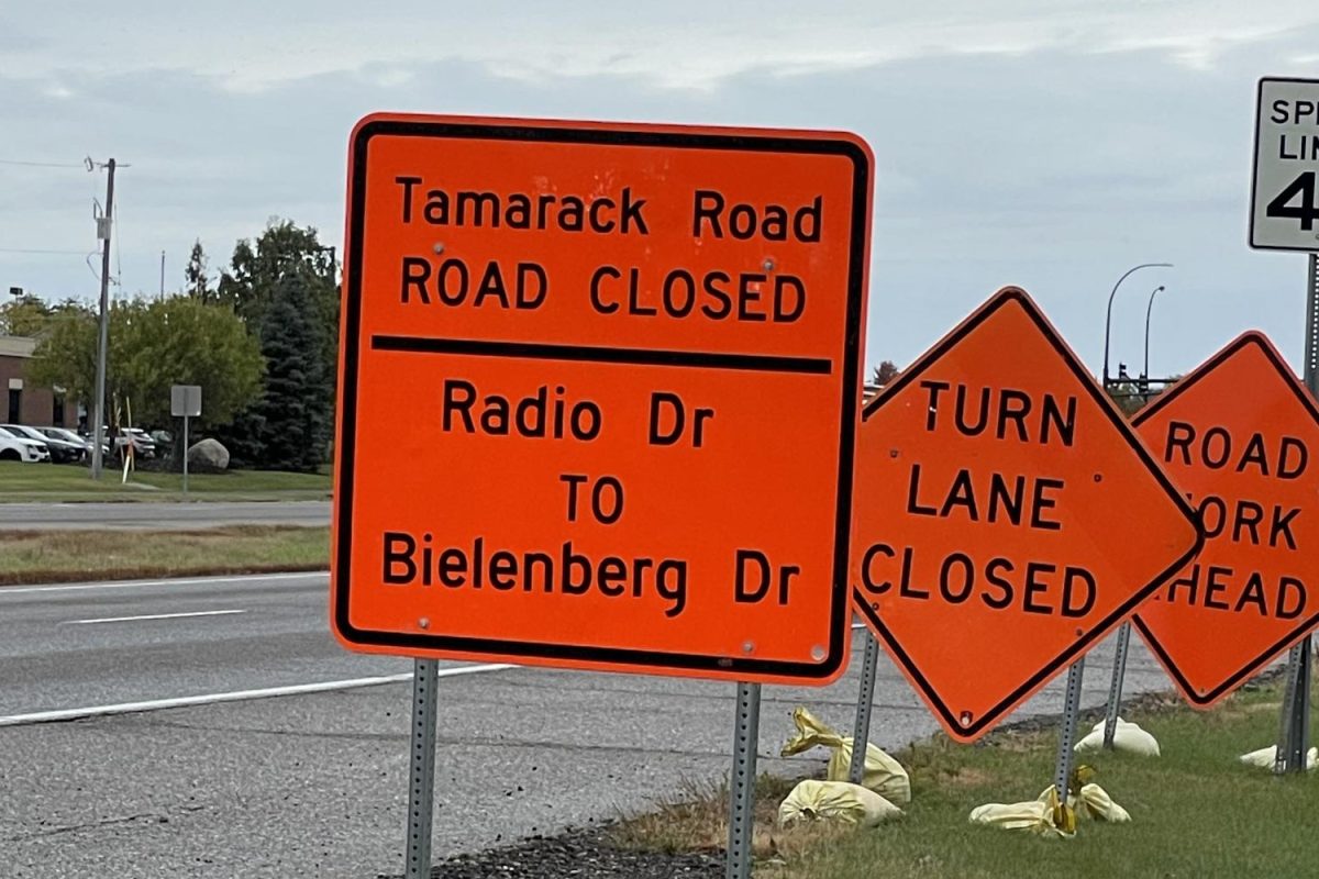 Road sign warning oncoming traffic of the Tamarack Road closure