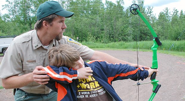 Jason Peterson instructing "Outdoors Extra!" (Minnesota Department of Natural Resources)